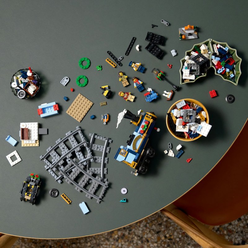 LEGO® Icons 10361 Vánoční expres