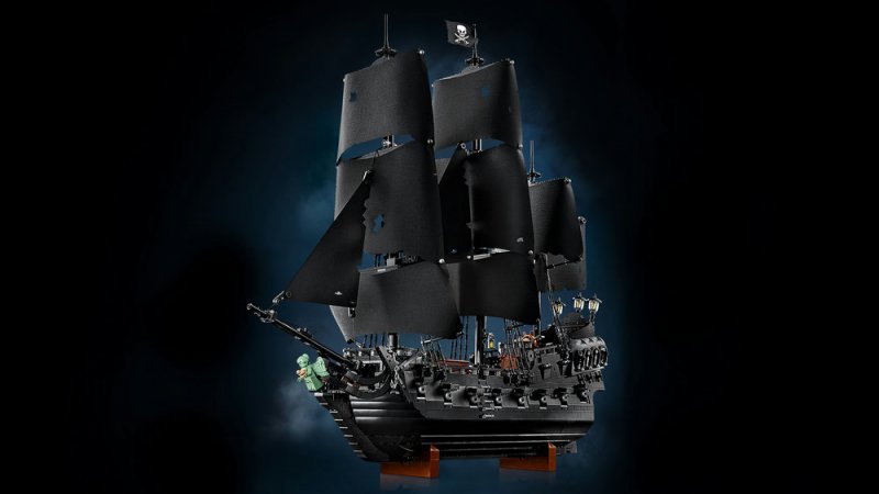 LEGO® Icons 10365 Pirátská loď kapitána Jacka Sparrowa