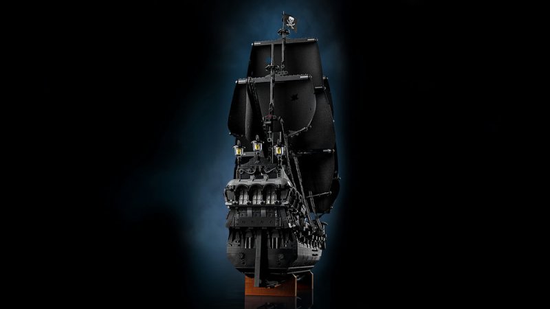 LEGO® Icons 10365 Pirátská loď kapitána Jacka Sparrowa
