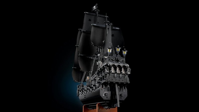 LEGO® Icons 10365 Pirátská loď kapitána Jacka Sparrowa
