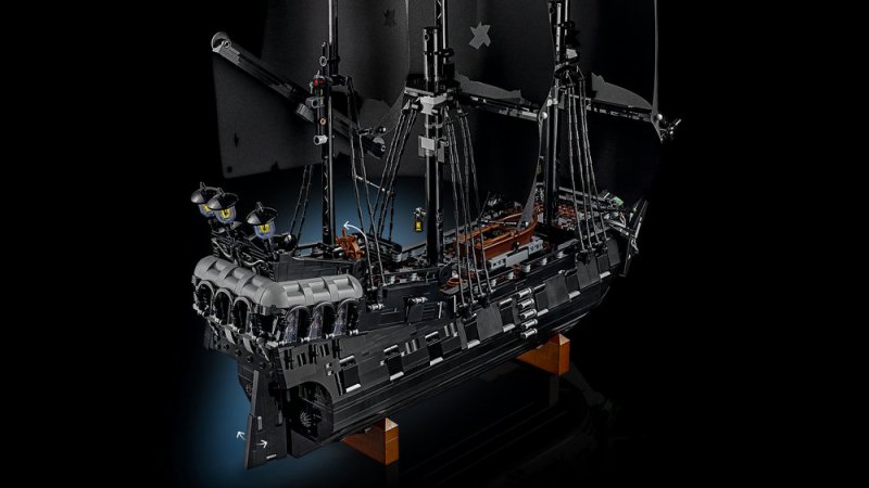 LEGO® Icons 10365 Pirátská loď kapitána Jacka Sparrowa