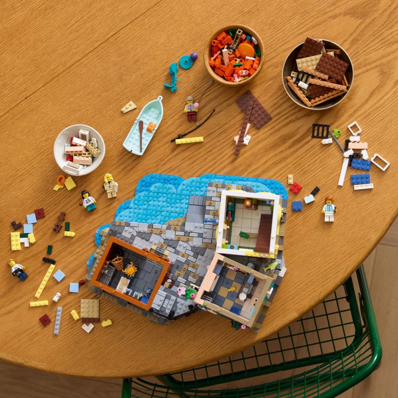 LEGO® Ideas 21359 Italská riviéra