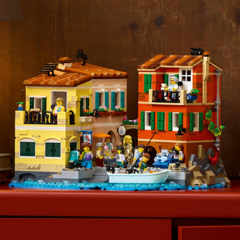 LEGO® Ideas 21359 Italská riviéra