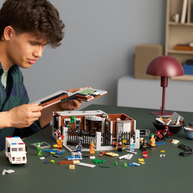 LEGO® DC Batman™ 76300 Arkham Asylum™