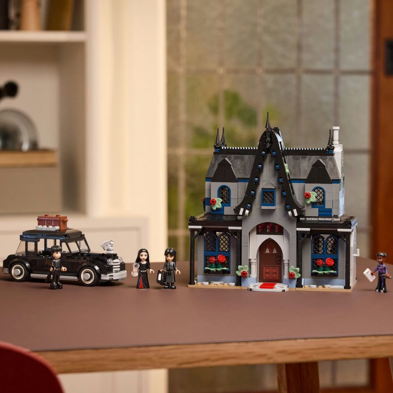 LEGO® Wednesday 76786 Morticia a její chata