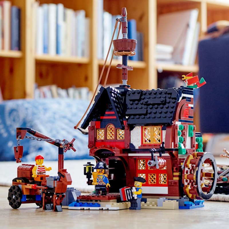 LEGO® Creator 31109 Pirátská loď