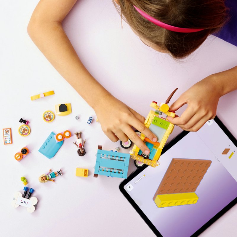 LEGO® Friends 42678 Dodávka s doplňky pro mazlíčky