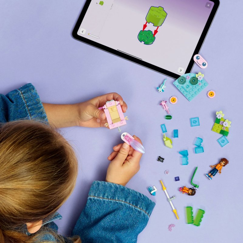 LEGO® Friends 42681 Dobrodružný člun s axolotly