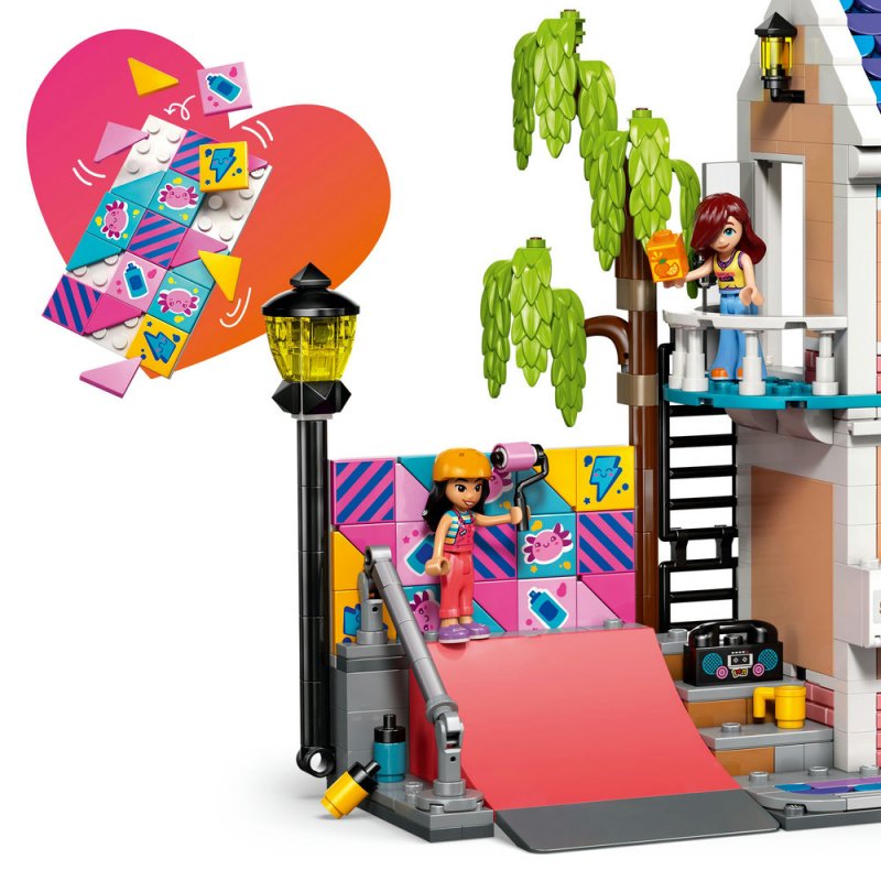 LEGO® Friends 42687 Liann a její rodinný dům