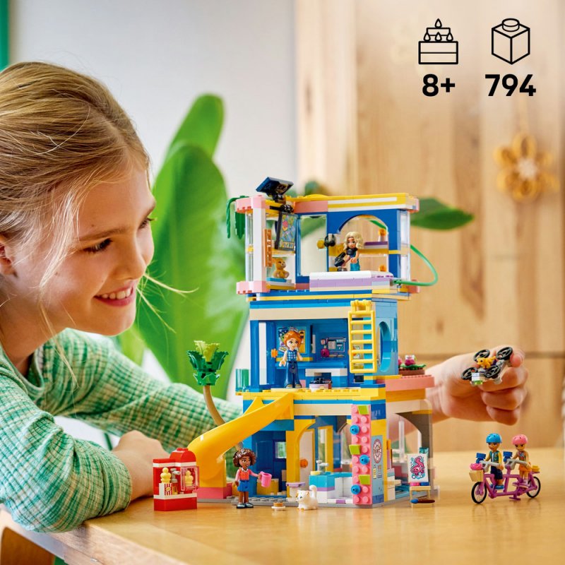 LEGO® Friends 42689 Klubovna pro kamarády v městečku Heartlake