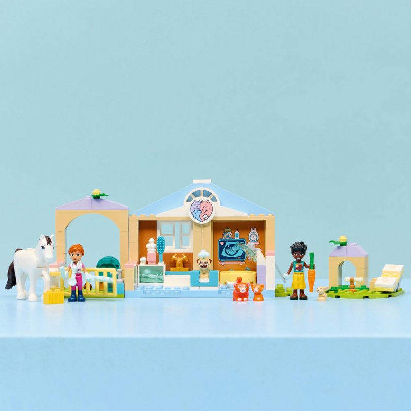 LEGO® Friends 42696 Veterinární klinika se zvířátky