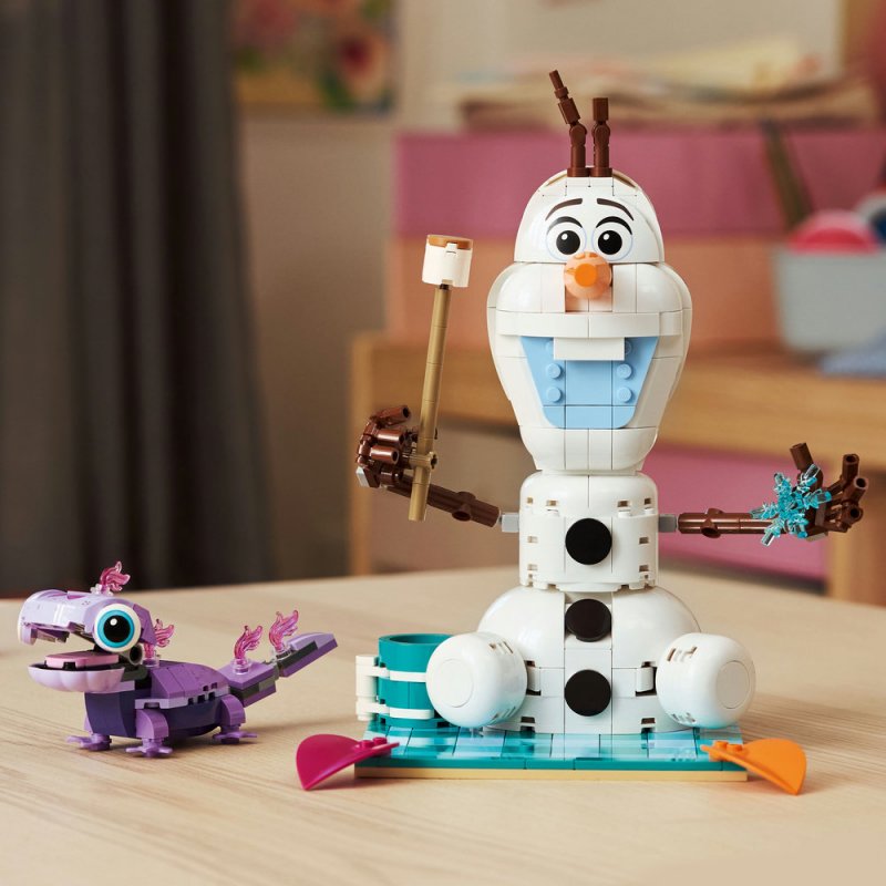 LEGO® │ Disney Princess 43287 Olaf a Bruni na zábavném pikniku