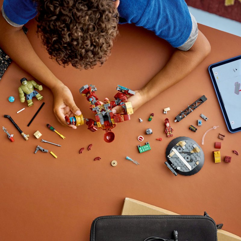 LEGO® ǀ Marvel 76343 Epický souboj: Hulkbuster vs. Hulk