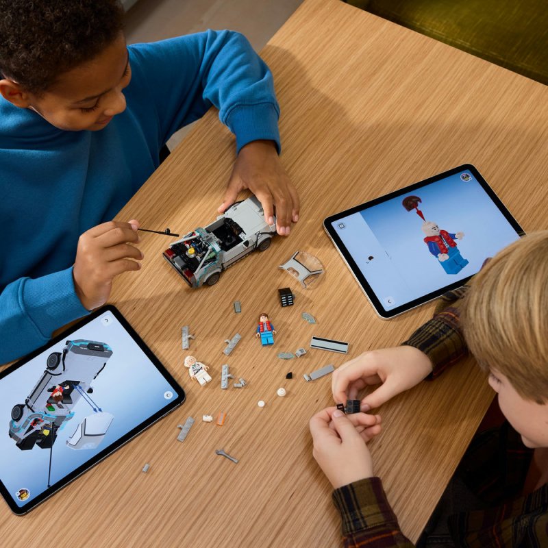 LEGO® Speed Champions 77256 Stroj času z filmu Návrat do budoucnosti