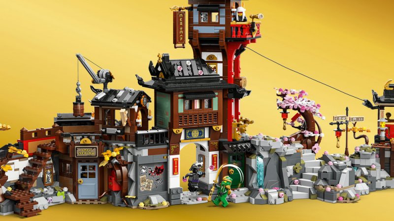 LEGO® NINJAGO® 71861 Staré město: 15 let NINJAGO