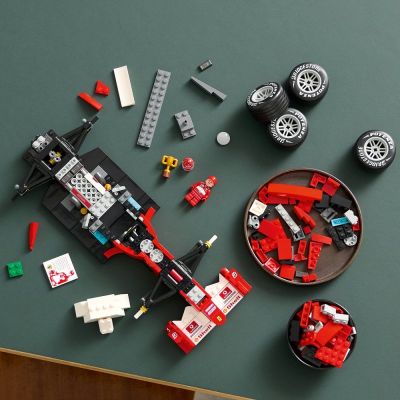 LEGO® Icons 11375 Ferrari F2004 a Michael Schumacher