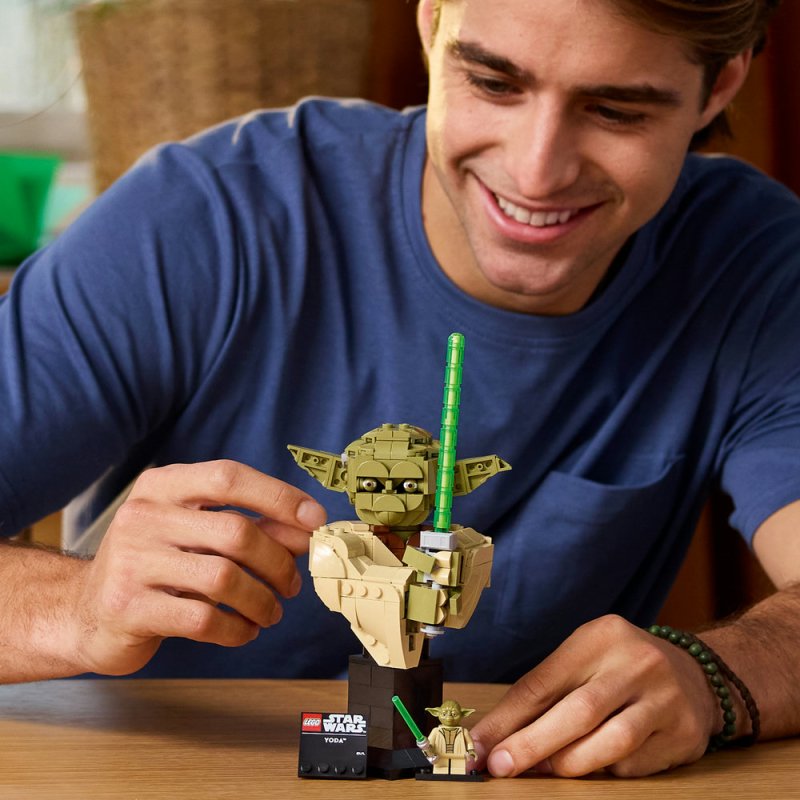 LEGO® Star Wars™ 75438 Busta Yody
