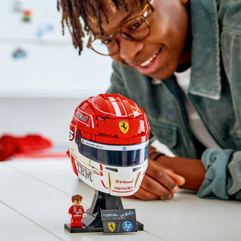 LEGO® Editions 43014 Helma Charles Leclerc ze Scuderia Ferrari HP