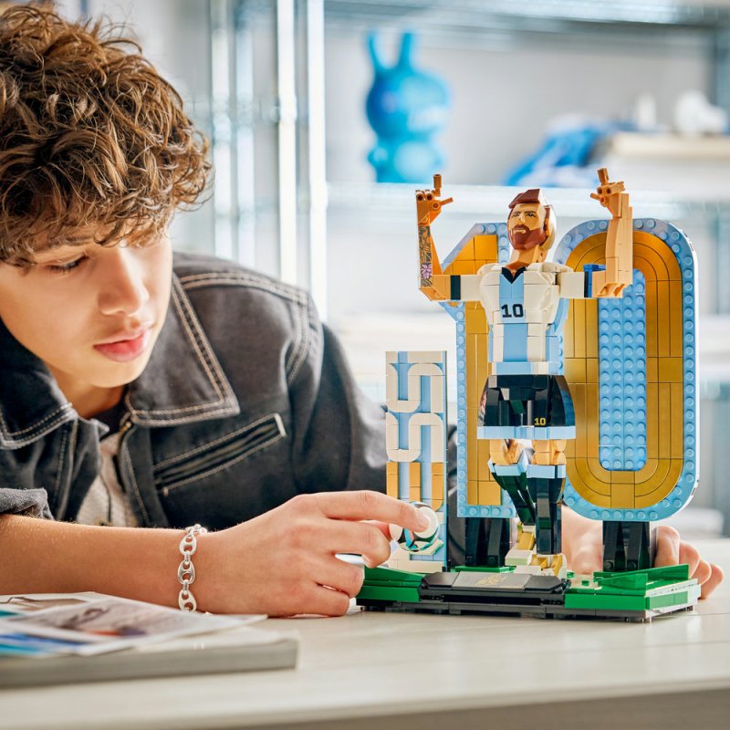 LEGO® Editions 43015 Lionel Messi – Fotbalová legenda