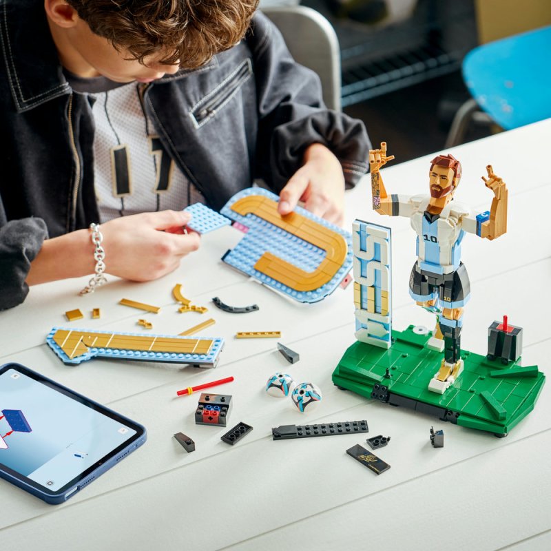 LEGO® Editions 43015 Lionel Messi – Fotbalová legenda