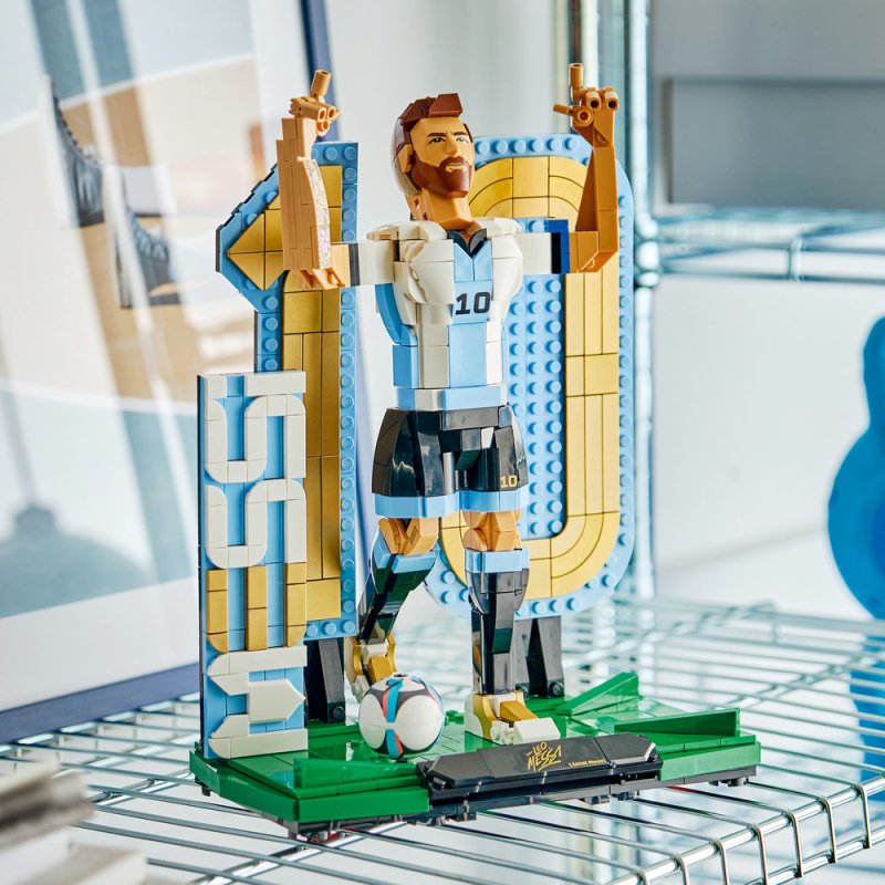 LEGO® Editions 43015 Lionel Messi – Fotbalová legenda
