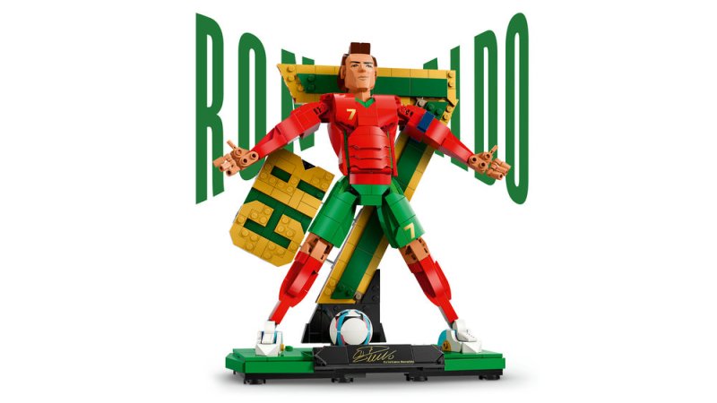 LEGO® Editions 43016 Cristiano Ronaldo – Fotbalová legenda