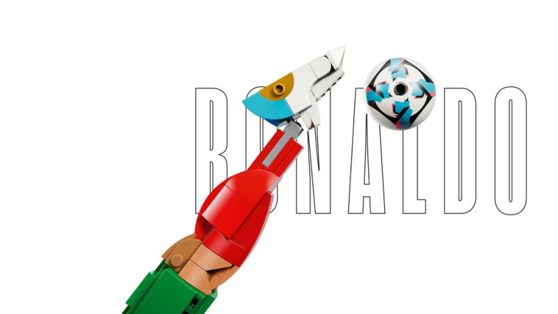 LEGO® Editions 43016 Cristiano Ronaldo – Fotbalová legenda