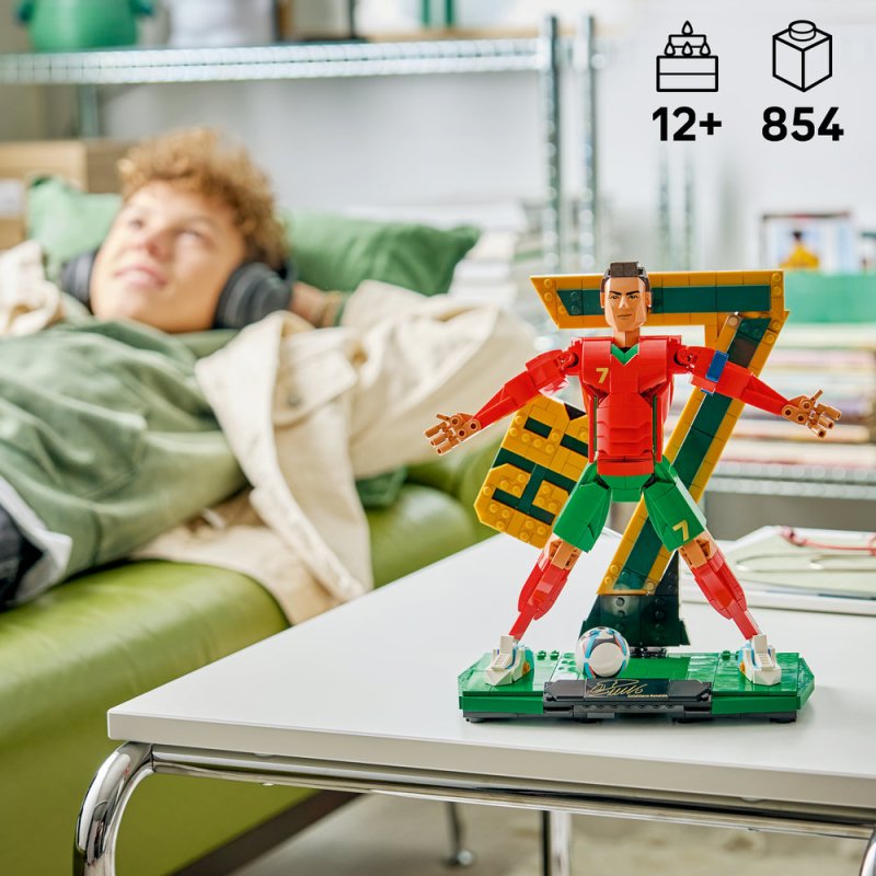 LEGO® Editions 43016 Cristiano Ronaldo – Fotbalová legenda