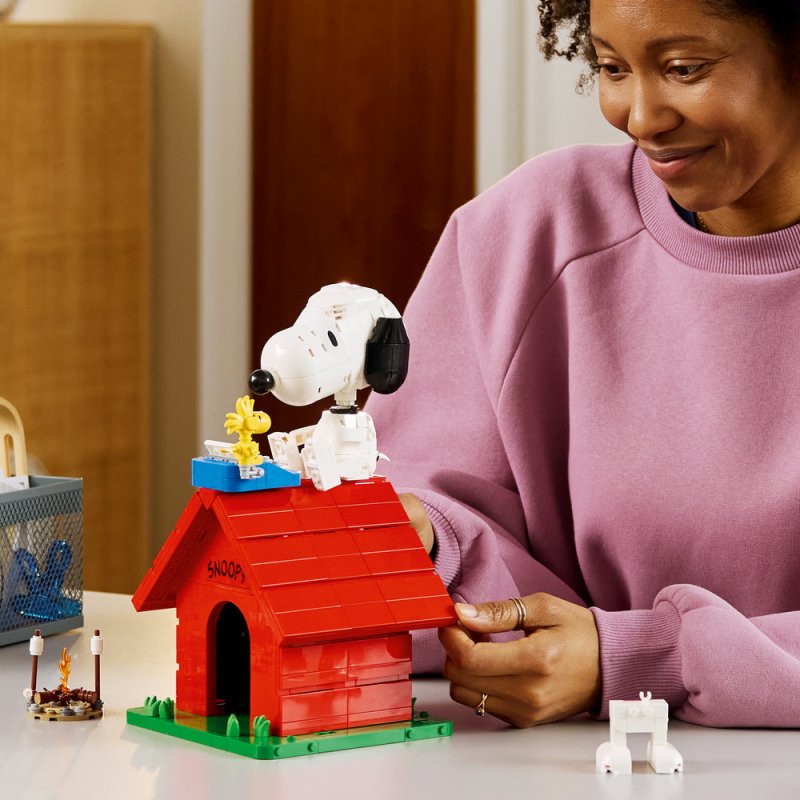 LEGO® Ideas 21368 Peanuts: Snoopyho bouda