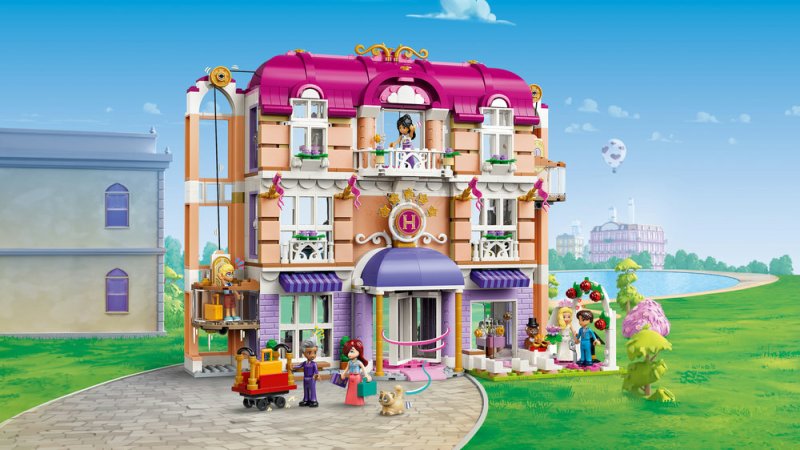 LEGO® Friends 42704 Grand Hotel v městečku Heartlake