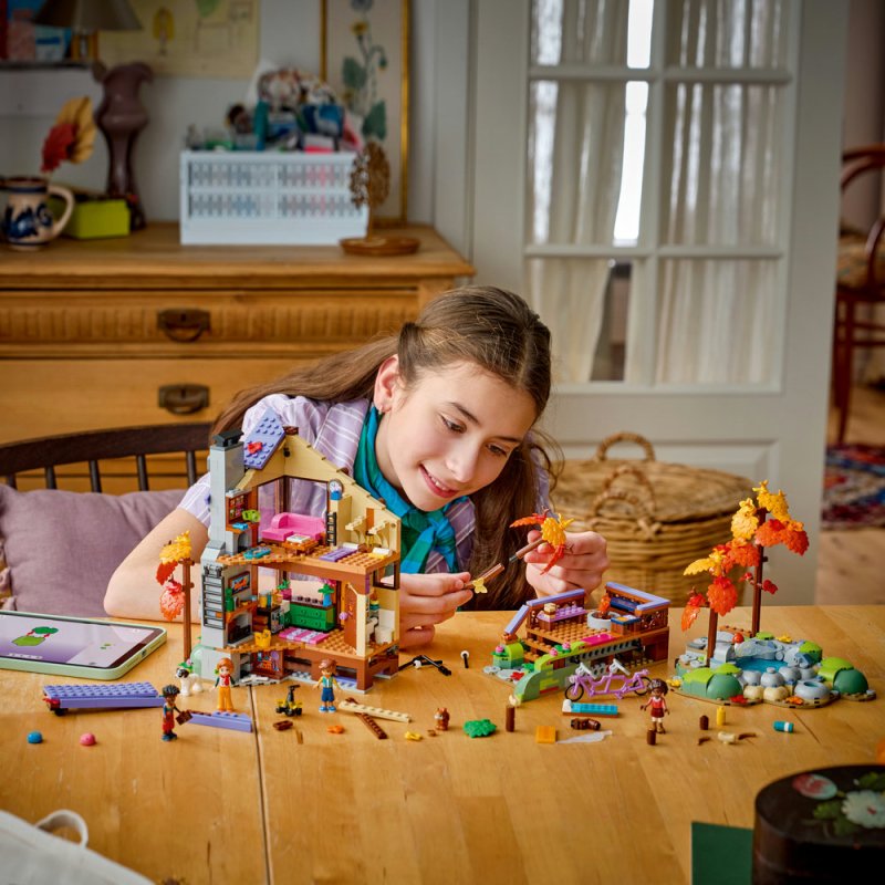 LEGO® Friends 42705 Útulná chata v podzimním lese