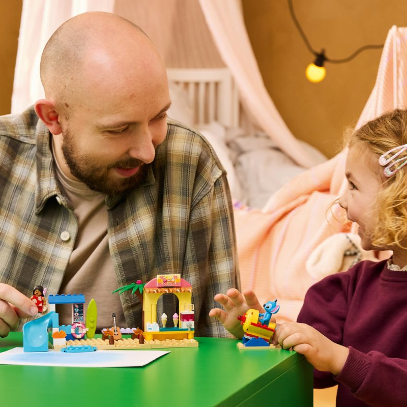 LEGO® │ Disney 43280 Zábava na pláži s Lilo a Stitchem