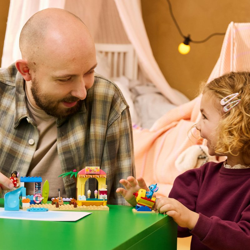 LEGO® │ Disney 43280 Zábava na pláži s Lilo a Stitchem