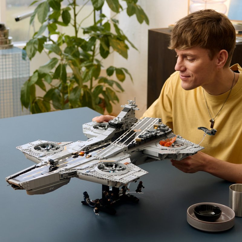LEGO® │ Marvel 76354 Helicarrier S.H.I.E.L.D.
