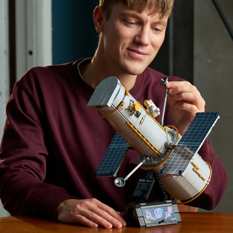 LEGO® Icons 11382 Hubbleův vesmírný dalekohled