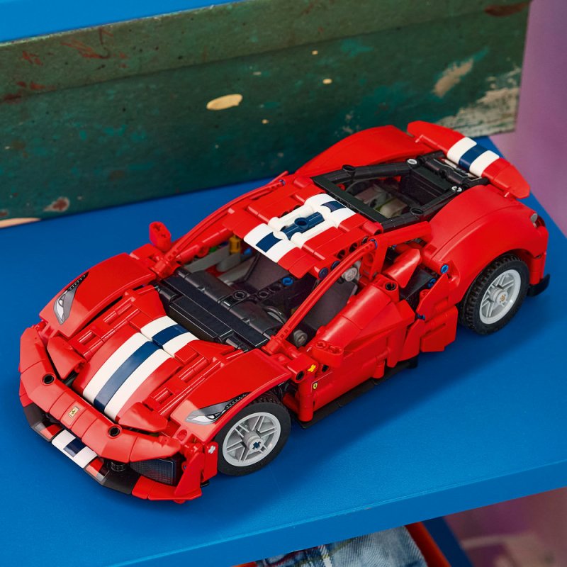 LEGO® Technic 42235 Auto Ferrari 488 Pista
