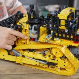 LEGO® Technic 42131 Buldozer Cat® D11 ovládaný aplikací