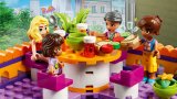 LEGO® Friends 41747 Komunitní kuchyně v městečku Heartlake