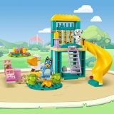 LEGO® Bluey 11201 Bluey, Chloe a zábava na hřišti