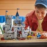 LEGO® Creator 3v1 31168 Středověký hrad a rytíři na koních