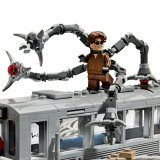LEGO® ǀ Marvel 76321 Spider-Man vs. Doc Ock: Scéna v metru