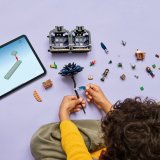 LEGO® Wednesday 76784 Černá jiřina