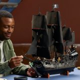 LEGO® Icons 10365 Pirátská loď kapitána Jacka Sparrowa