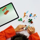 LEGO® Minecraft® 21583 Steve a dobrodružství v tajze