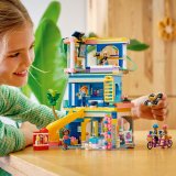 LEGO® Friends 42689 Klubovna pro kamarády v městečku Heartlake