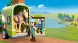 LEGO® Friends 42695 Přívěs s koněm a hříbětem